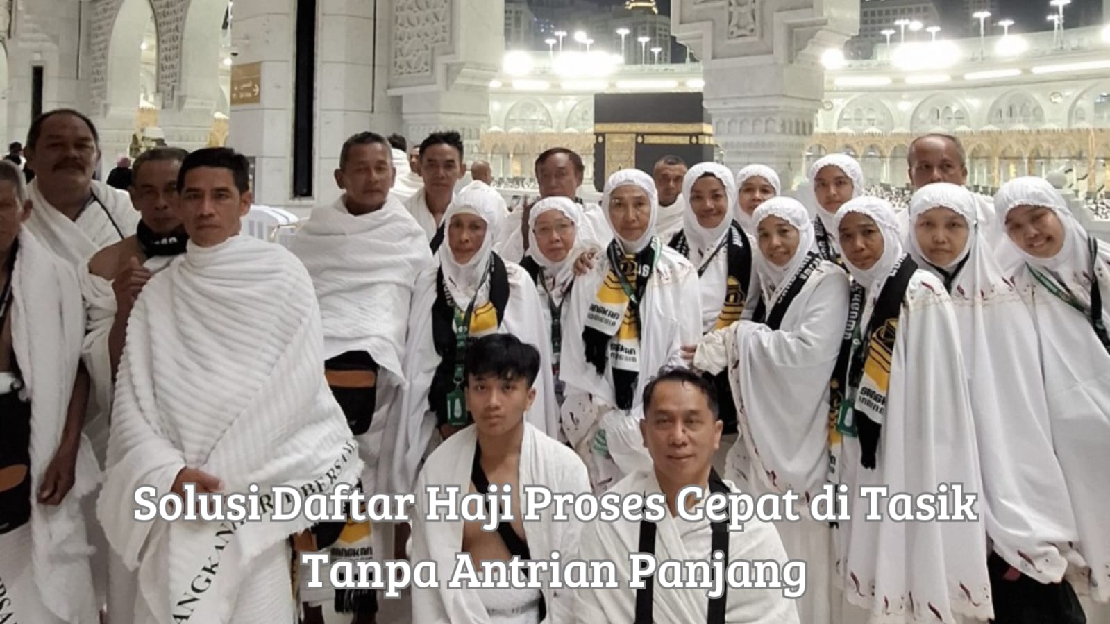 Jemaah sedang berkonsultasi mengenai daftar haji proses cepat di Tasik bersama tim travel resmi