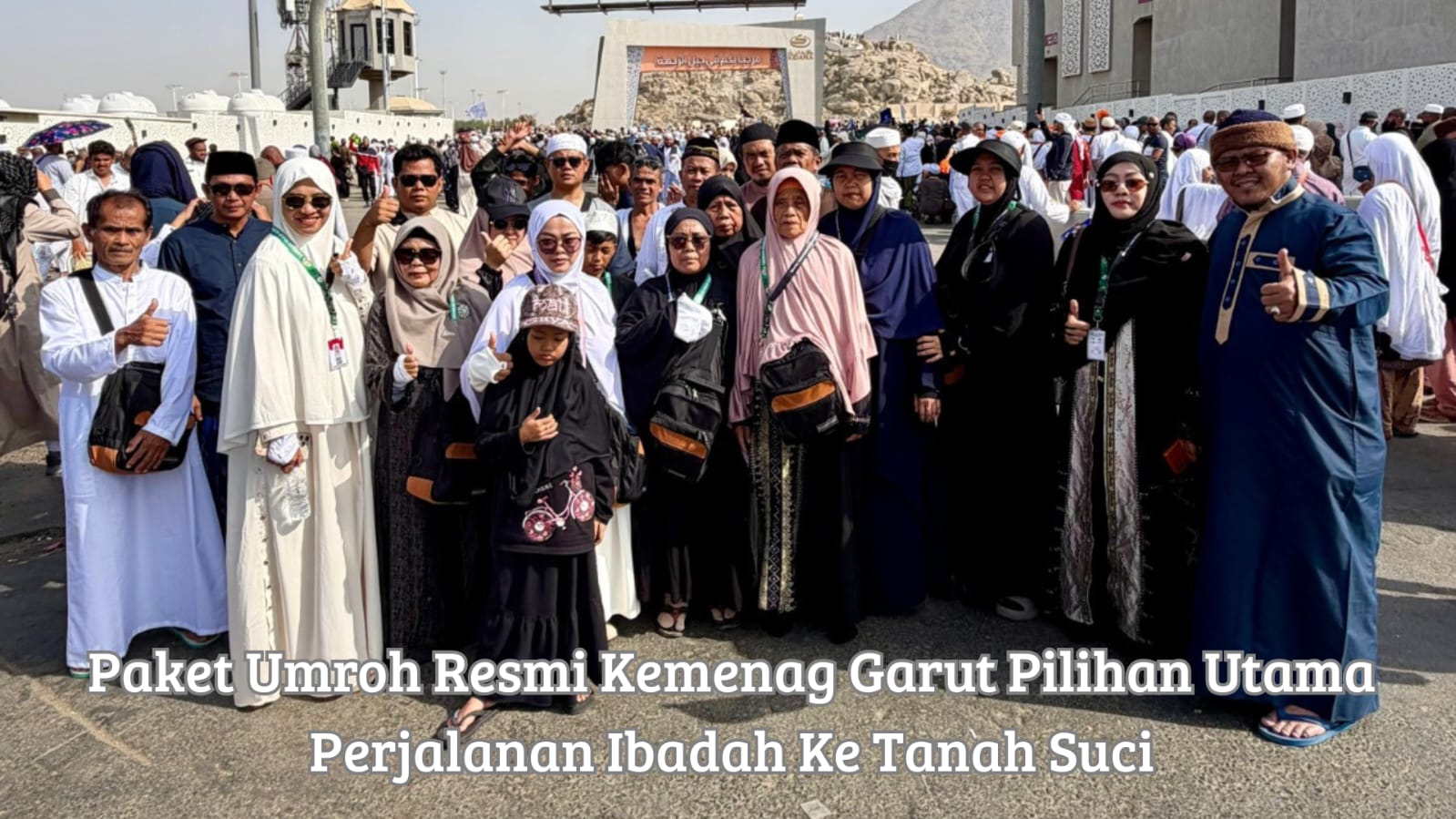 Rombongan jamaah asal Kabupaten Garut mengikuti bimbingan manasik ibadah umrah di aula biro travel resmi Kemenag